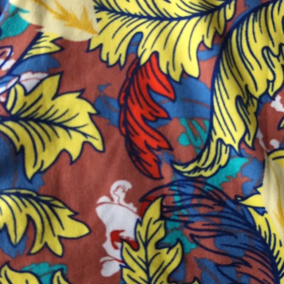 LuLaRoe leggings tall and curvy leaf pattern - Picture 6 of 6